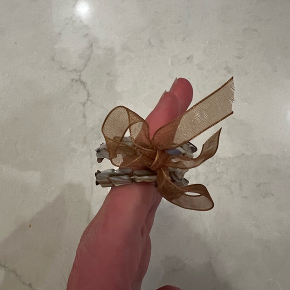 Elegant Brown Shell Beaded Bracelet Set - Picture 2 of 4